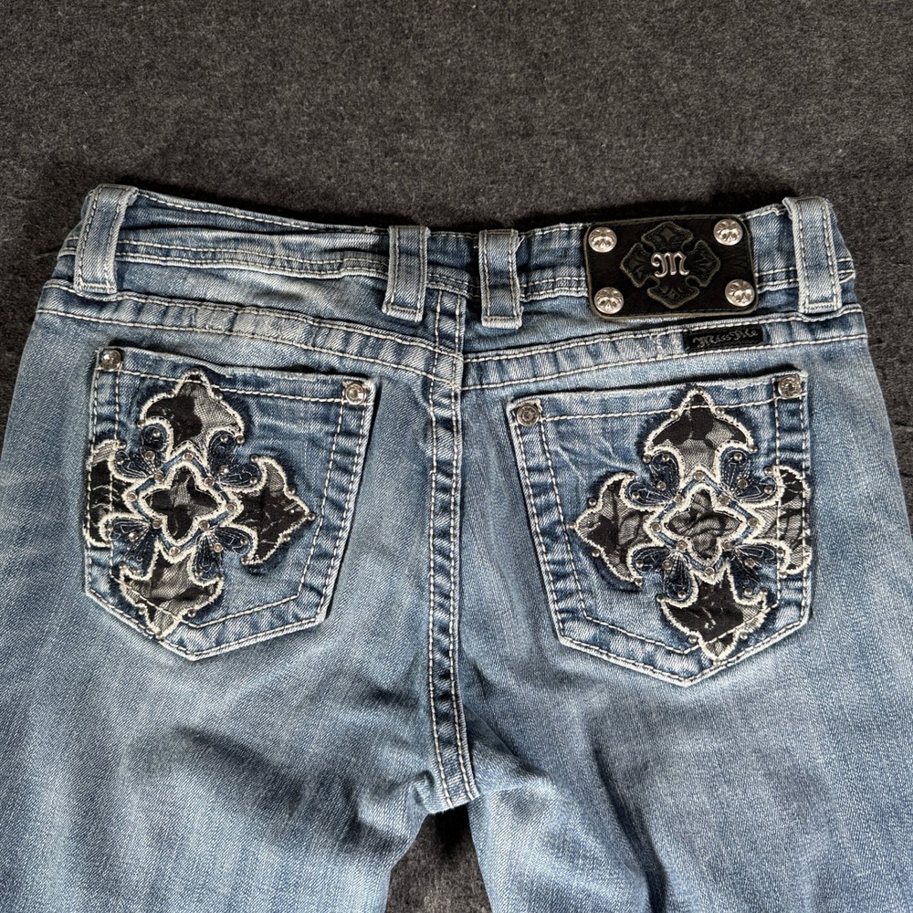 Miss Me Easy Boot Jeans JE5386EL Medium Wash Embroidered Cross Size 28 x 33